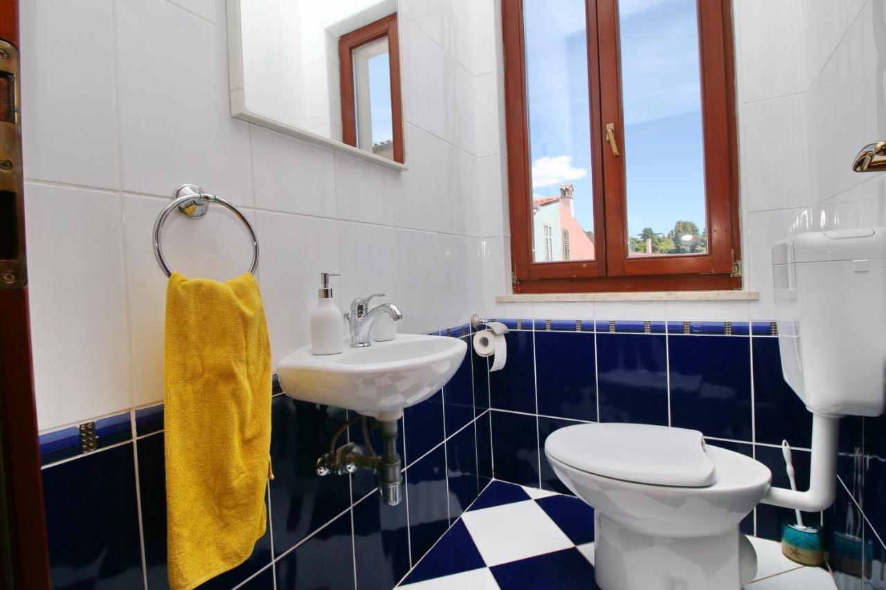 Polo Apartments Ровин Екстериор снимка