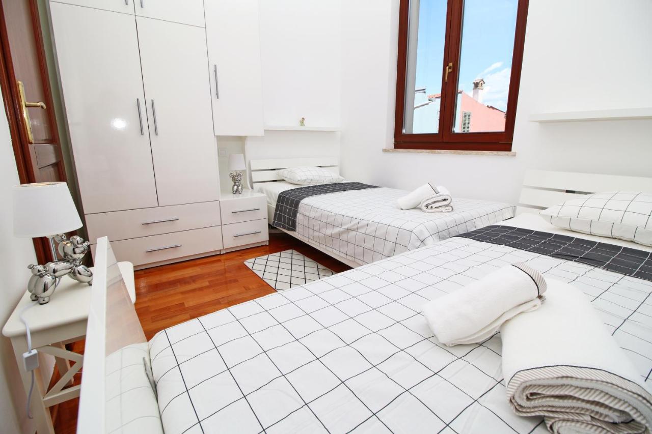 Polo Apartments Ровин Екстериор снимка