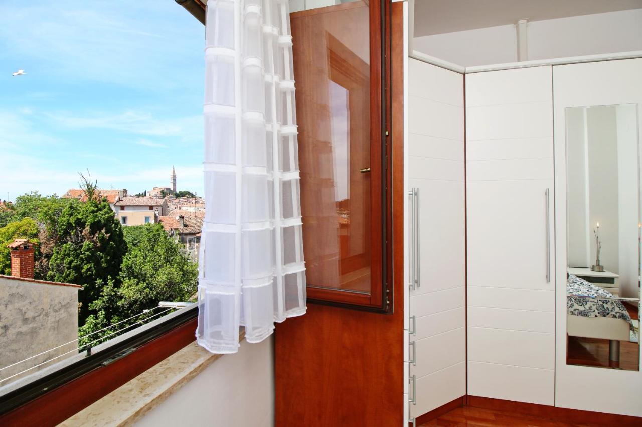 Polo Apartments Ровин Екстериор снимка